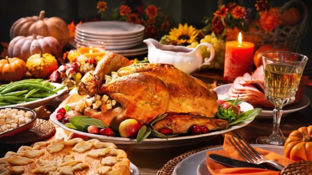 thanksgiving-dinner-g0e263b73b_1280-640x360