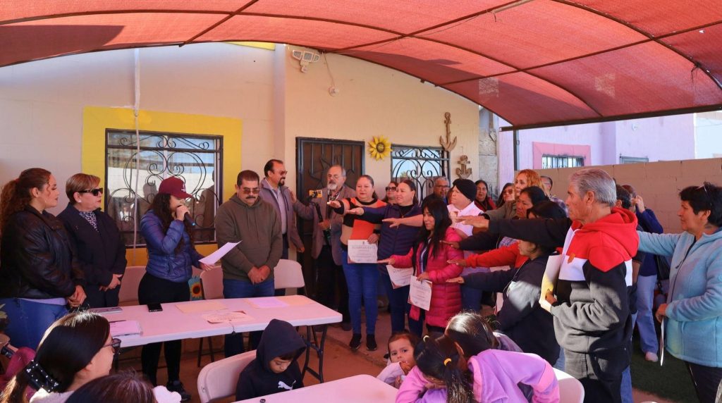Toma de protesta a los integrantes de un nuevo Comité de Vecinos de la colonia San Rafael.