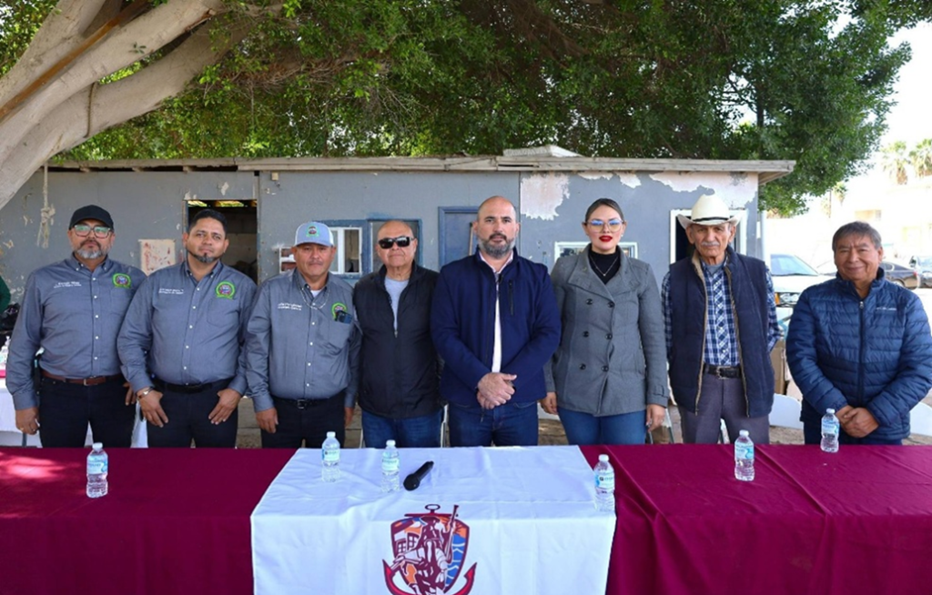 El presidente municipal Alejandro Verdugo entregó 92 uniformes de trabajo al personal sindicalizado del H. Ayuntamiento