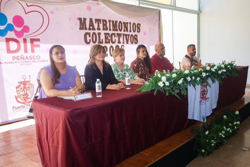 Celebraron matrimonios colectivos 36 parejas que se dijeron sí.