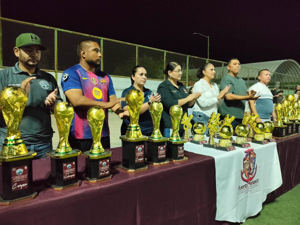 CEREMONIA DE PREMIACIÓN DE LA LIGA MUNICIPAL DE FÚTBOL SOCCER INFANTIL Y JUVENIL DE PUERTO PEÑASCO.